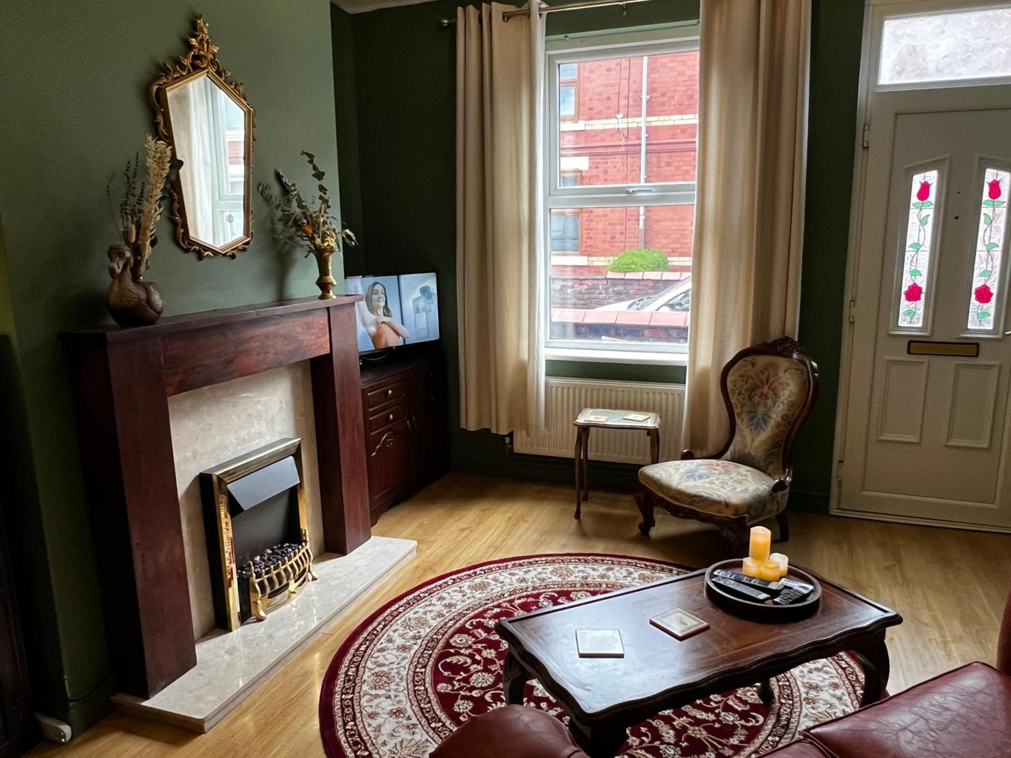 Robin'S Hollow: 2Bd Home Near Wrexham Afc Esterno foto